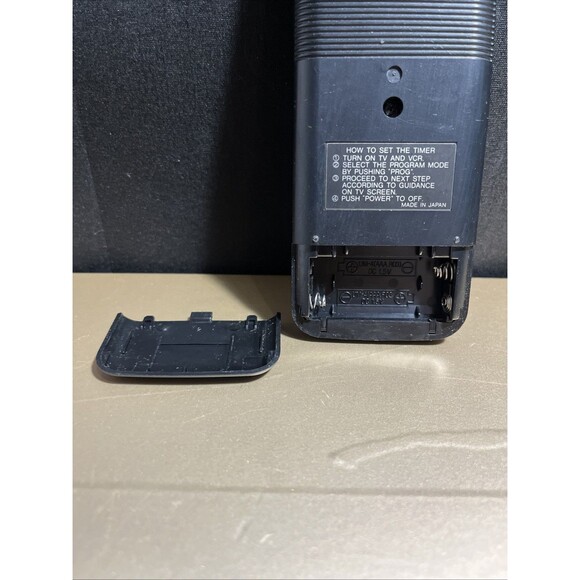 Montgomery Ward Signature 2000 VCR Remote Control G0691GE - Picture 3 of 7